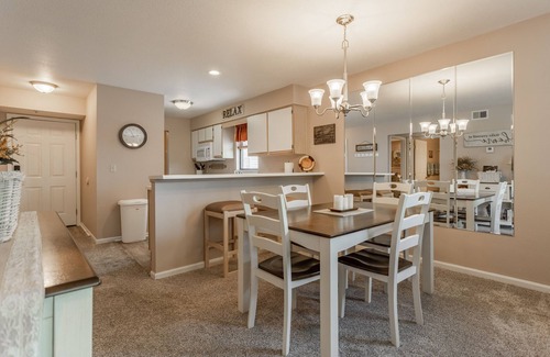 Table Rock Condo | 2 Bedroom 2 bath Condo located in a Gated Golf Community. Amazing course views!