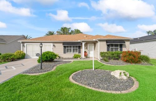 Liberty Park House | 2 Bedroom 2 Bath Cottage