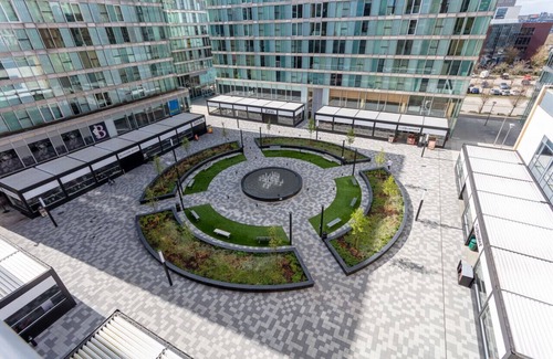 Central Milton Keynes Apartment | 2 Bedroom 2 Bathroom Apartment in City Centre