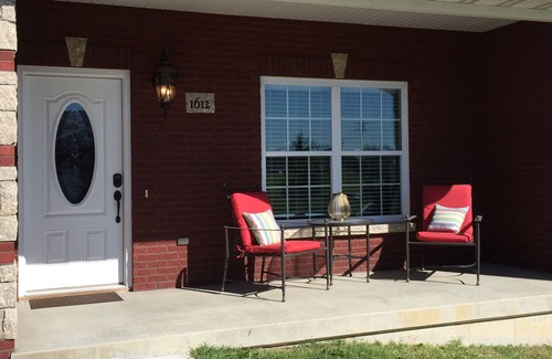 Perryville Apartment | 2 Bedroom 2 Bath Units! Great Location close to Wineries and I-55