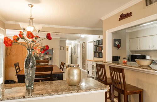Inniswold House | 2 Bedroom 2 Bathroom Comfortable Furnished Home 10840 W fuller Pl