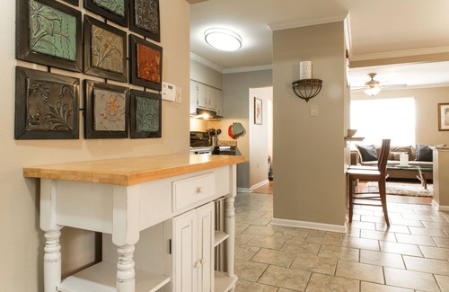 Inniswold House | 2 Bedroom 2 Bathroom Comfortable Furnished Home 10840 W fuller Pl
