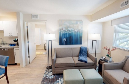 Clegg House | 2 Bedroom 2 Bathroom Furnished Apartment