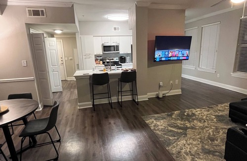 Dunwoody Apartment | 2 bedroom 2 bathroom, gated community walking distance to Perimeter Mall and etc