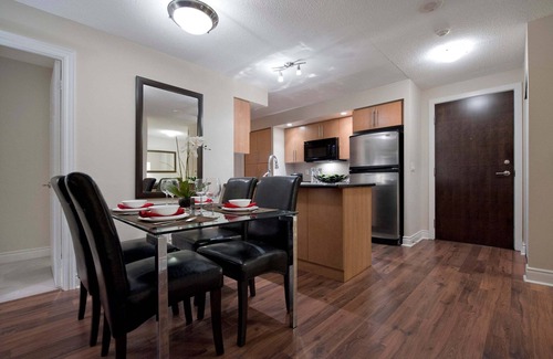 Markham Apartment | 2 Bedroom/2 Bathroom Suite