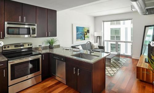 Center City West Apartment | 2 Bedroom 2 Bathroom Furnished Apartment Near Rittenhouse apts