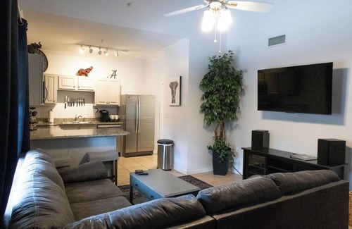 Tuscaloosa Condo | 2 bedroom/2 bathroom blocks from the stadium!