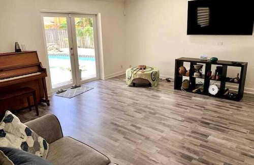 North Lauderdale Apartment | 2 Bedroom 821095 by Houzlet