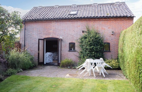 Wood Norton Cottage | 2 bedroom accommodation in Wood Norton