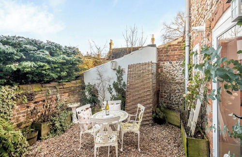 Aldborough Cottage | 2 bedroom accommodation in Baconsthorpe, near Holt