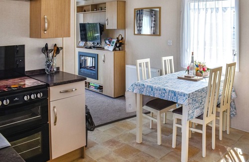 Corton Cottage | 2 bedroom accommodation in Corton, near Lowestoft