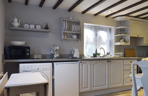 Geldeston Cottage | 2 bedroom accommodation in Geldeston, near Beccles