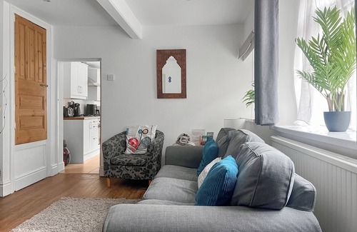 Taff's Well Cottage | 2 bedroom accommodation in Taff&rsquo;s Well, near Cardiff
