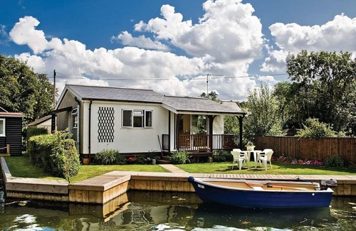 Irstead Cottage | 2 bedroom accommodation in Wroxham, Norfolk Broads