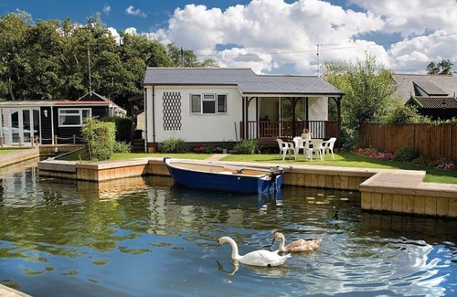 Irstead Cottage | 2 bedroom accommodation in Wroxham, Norfolk Broads