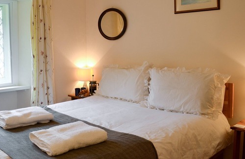 Forres Cottage | 2 bedroom accommodation in Dunphail, near Forres