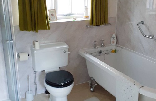 Wressle Cottage | 2 bedroom accommodation in Wressle, near Selby