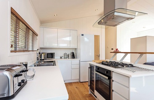 Ryde Ski Chalet | 2 bedroom accommodation in Wootton Bridge, Nr Cowes