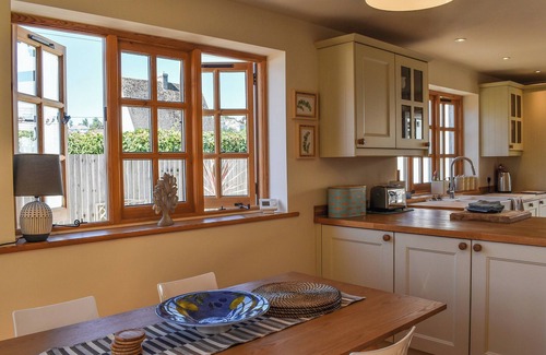 Par Cottage | 2 bedroom accommodation in Par, near Fowey