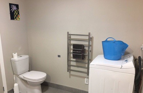Kelvin Heights Apartment | 2 Bedroom Apartment in Sunny Kelvin Heights