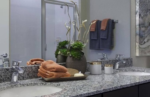 Lake Hart Apartment | 2 Bedroom Apartment 419553 by Houzlet