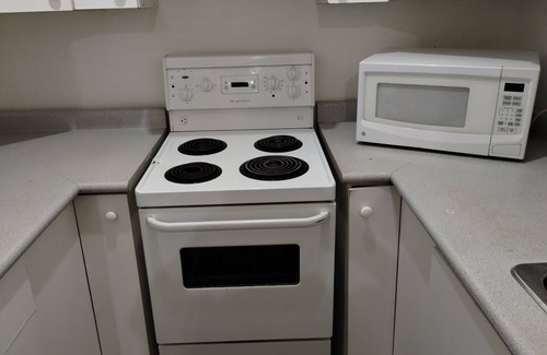 Durham Region Apartment | 2 BEDROOM APARTMENT, bright and peacefull for a pleasant stay.