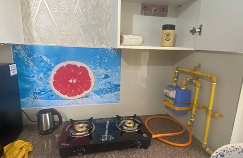 Agra Apartment | 2-bedroom apartment close to Taj Mahal in Agra with AC, fitness room, WiFi.
