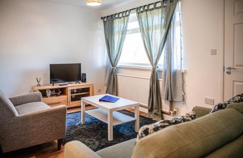 Offerton Apartment | 2 Bedroom Apartment Denton