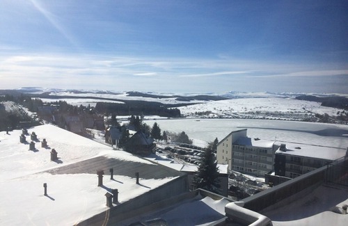 Besse-et-Saint-Anastaise Apartment | 2-bedroom apartment with piste view 5 minutes from center