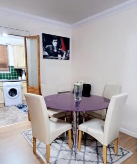 River Apartment | 2 Bedroom Apartment - Greater London