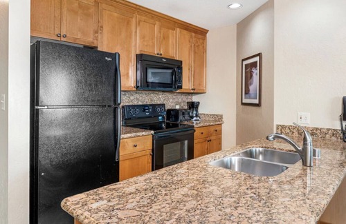 Tahoe Village Apartment | 2 bedroom apartment in The Ridge at lake Tahoe/available from Jul 19 -26/