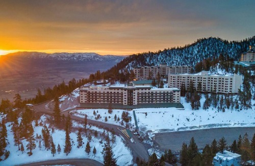 Tahoe Village Apartment | 2 bedroom apartment in The Ridge at lake Tahoe/available from Jul 19 -26/