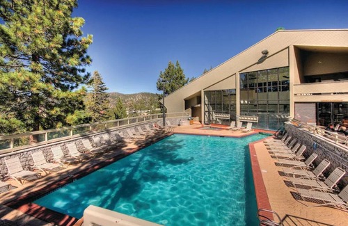 Tahoe Village Apartment | 2 bedroom apartment in The Ridge at lake Tahoe/available from Jul 19 -26/