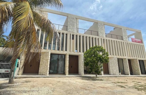 Puerto Yucalpeten Apartment | 2-bedroom apartment in delightful Chelem with AC and rooftop beach view and pool