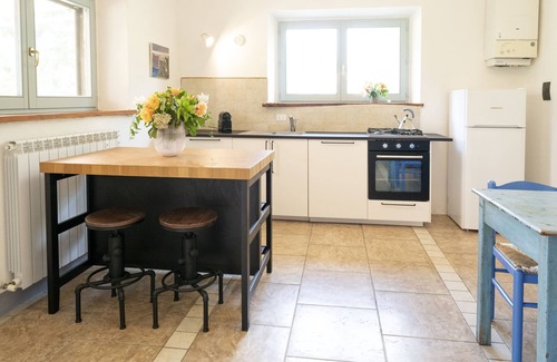 Vernazzano Basso Apartment | 2 Bedroom Apartment in Umbria