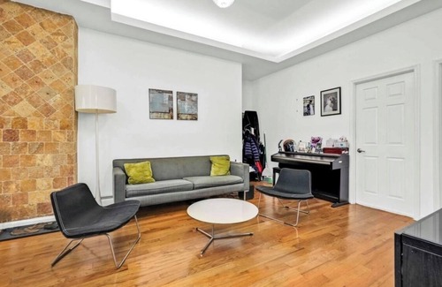 Bushwick Apartment | 2-bedroom apartment in vibrant Brooklyn with AC, WiFi