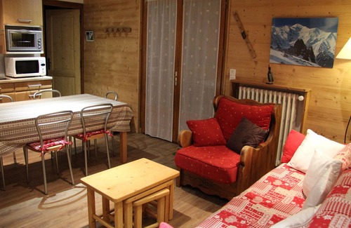 La Clusaz Apartment | 2-bedroom apartment near the slopes with terrace and garage in La Clusaz