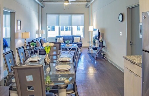 SoNo Apartment | 2 Bedroom Apartment Near EMORY University Hospital