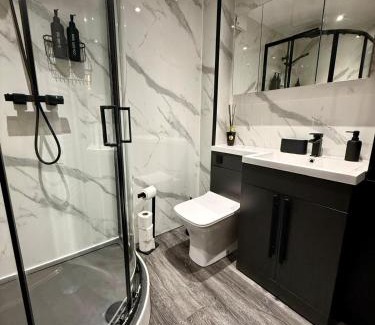 East End Apartment | 2 Bedroom Apartment near Glasgow City Centre, Celtic Park and Emirates Arena