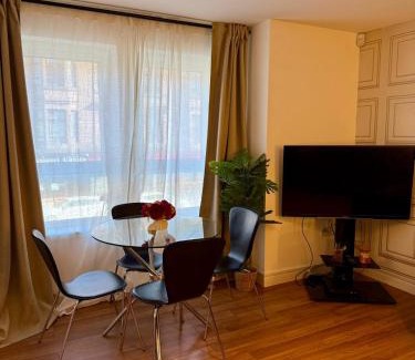 East End Apartment | 2 Bedroom Apartment near Glasgow City Centre, Celtic Park and Emirates Arena