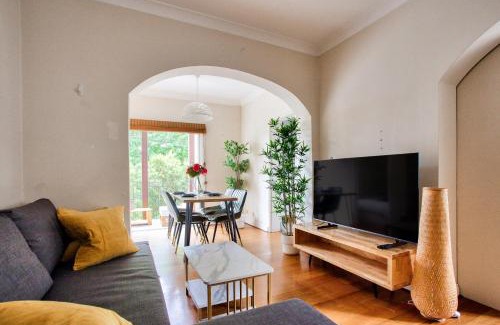 Newtown Apartment | 2 Bedroom Apartment Newtown Near to Shops 2