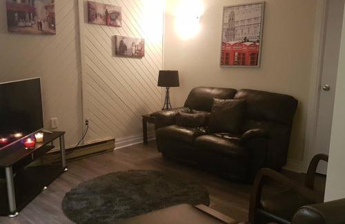 Downtown Gatineau Apartment | 2-Bedroom Apartment Sweet #5 by Amazing Property Rentals
