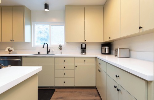 Hollywood Apartment | 2-bedroom apartment in brilliant Los Angeles with AC, fitness room, WiFi