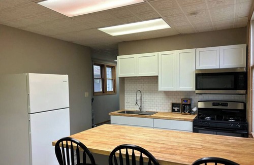 West Union Apartment | 2-bedroom apartment in Downtown West Union, IA