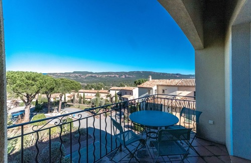 La Motte Apartment | 2 BEDROOM APARTMENT WITH LARGE BALCONY (N°560)
