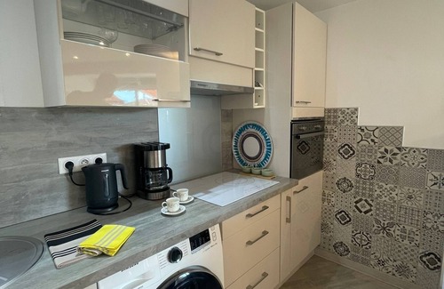 Cannes La Bocca Apartment | 2 bedroom appartment with seaview, pool and spacious private terrace