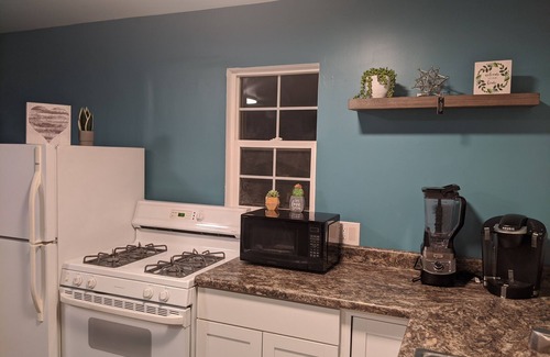 Columbia House | 2 bedroom aptmnt near Bethel/I5