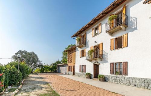 Priocca House | 2 Bedroom Awesome Home In Priocca