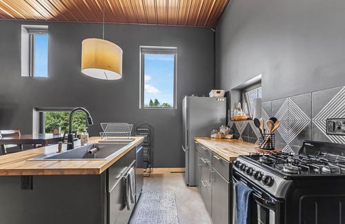 Rapid City House | 2 Bedroom Barndominium with loft, minutes away from charming Elk Rapids