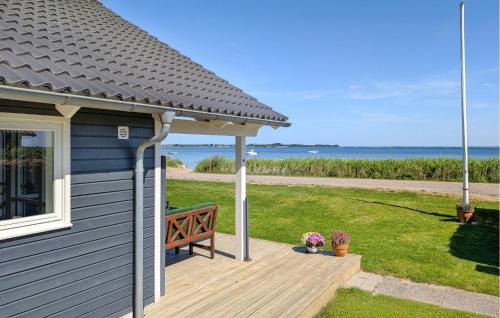 Grønninghoved Strand House | 2 Bedroom Beach Front Home In Sjølund